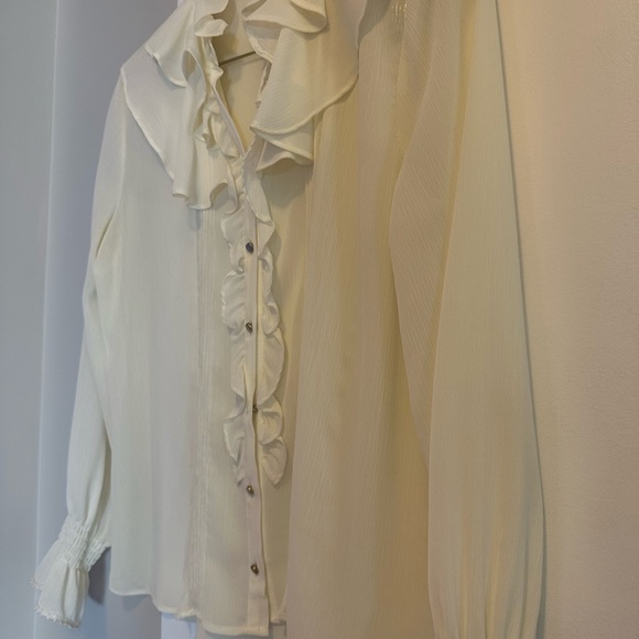 Zara Basic blouse in Size: Large - Picture 3 of 5